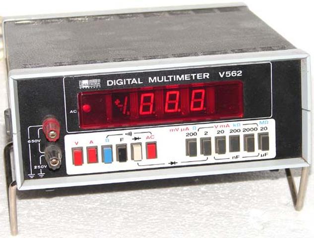 DIGITAL MULTIMETER V562